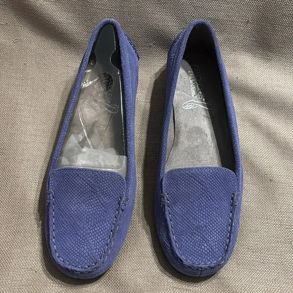 Aerosoles Stitch N Turn Nu Day Leather Loafer - Picture 3 of 13